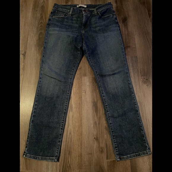Levi’s Jeans - Picture 2 of 5